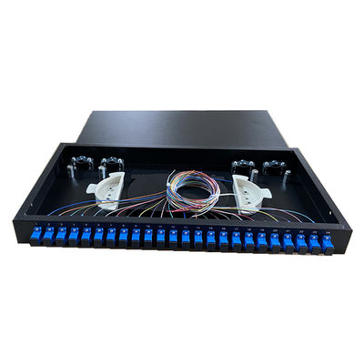 El panel de remiendo fijo de la fibra óptica del soporte de estante adaptador a una cara del SC del puerto ODF de 1U 19" 24