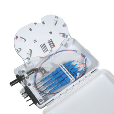 el SC SM a una cara de la caja terminal de la fibra óptica 4Port telegrafía la prenda impermeable blanca IP-66