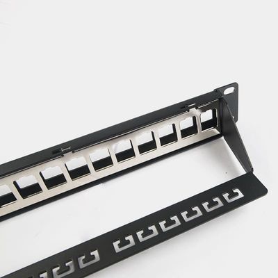 Puerto 1U C5/C5E trapezoidales C6 del panel de remiendo de la red RJ45 24 con la barra de Mangement